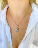 Colar Pingente Letra Balão Aço - Semijoia Folheada em Prata