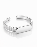 Anel Regulável Meio Canelado - Semijoia Banhado a Prata