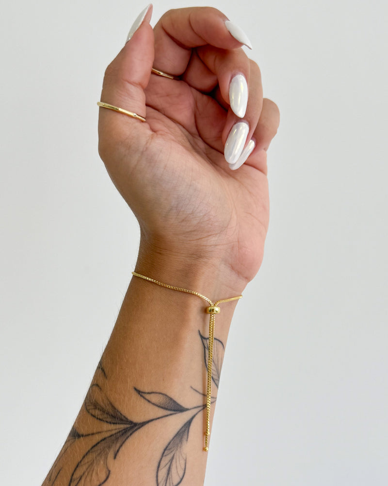 Pulseira Regulável Triângulo - Semijoia Banhado em Ouro 18k