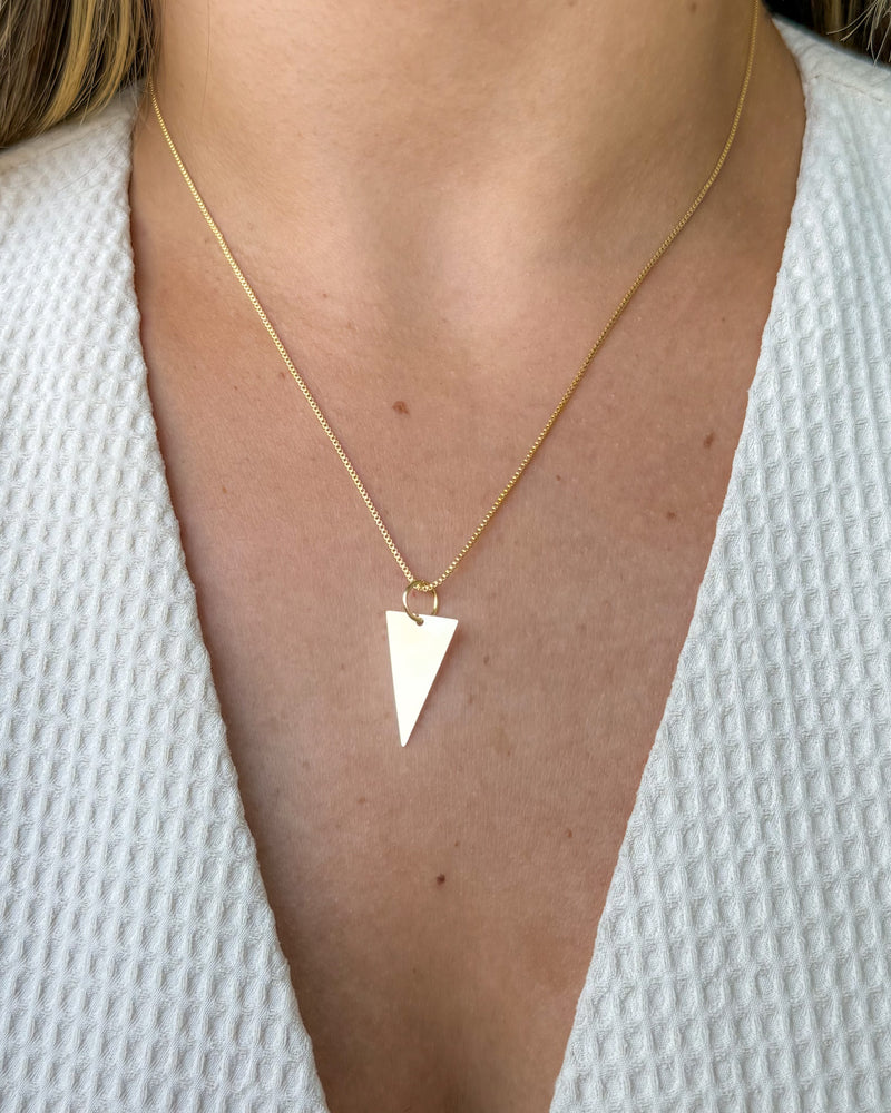 Colar Pingente Triângulo - Semijoia Banhado em Ouro 18k