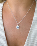 Colar Pingente Medalha Olho Grego - Semijoia Banhado a Prata