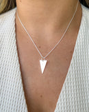Colar Pingente Triângulo - Semijoia Banhado a Prata