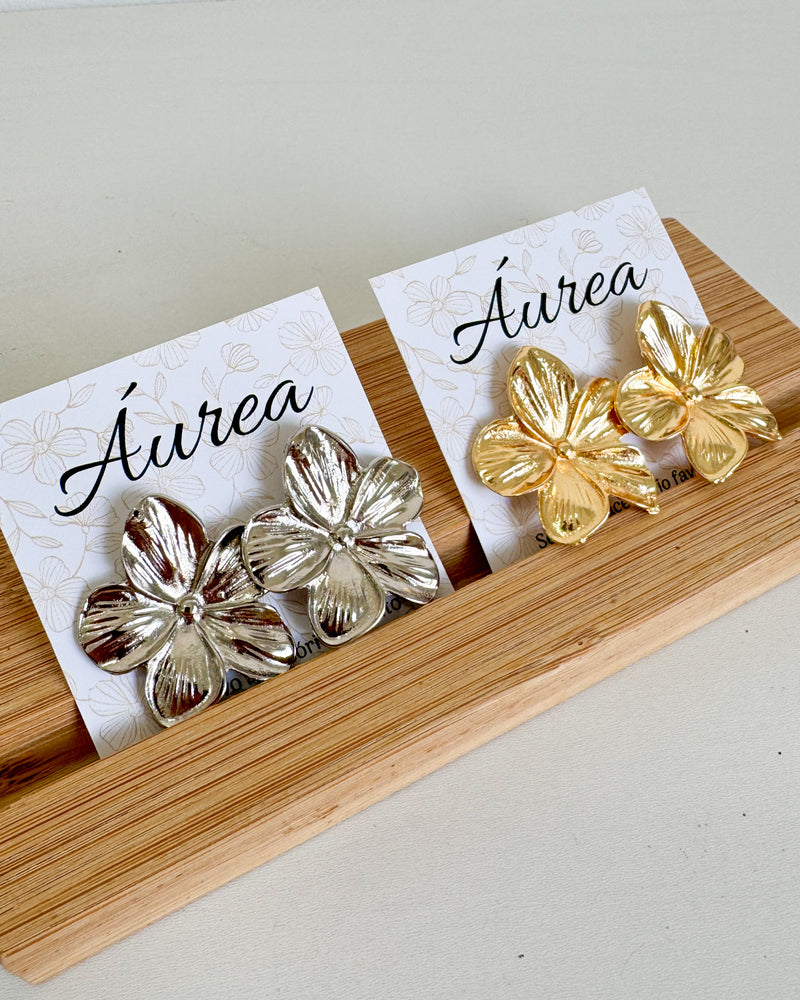 Brinco Flor - Semijoia Folheada em Prata