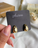 Meia Argola Esfera Oval Crevajada - Dourada - Áurea Acessórios