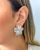Brinco Flor - Semijoia Folheada em Prata