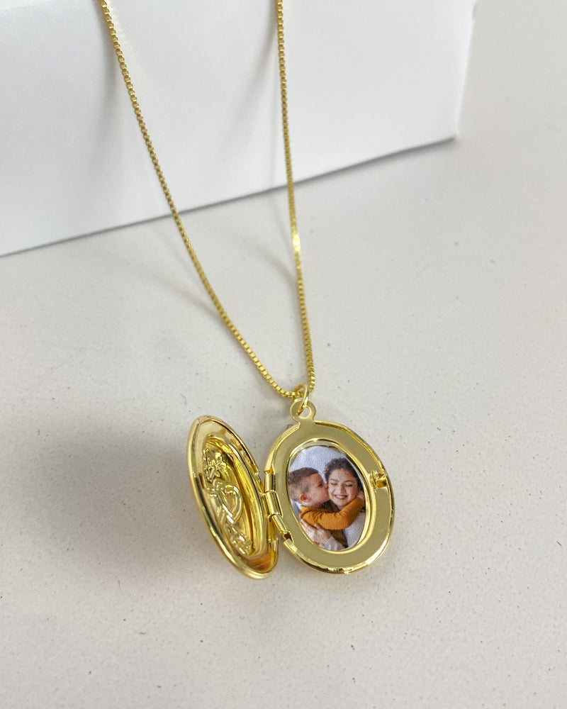 Colar Relicário Oval + Foto Personalizada - Dourado - Áurea Acessórios