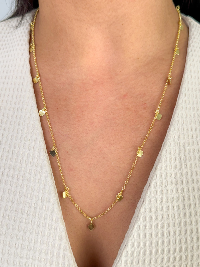 Colar Longo Corações Pendurados - Semijoia Banhado em Ouro 18k
