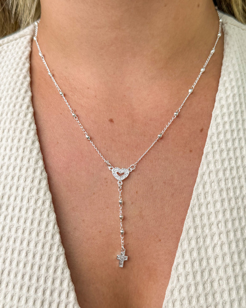 Colar Modelo Terço com Coração - Semijoia Banhado a Prata