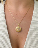 Colar Relicário Redondo + Foto Personalizada - Semijoia Banhado em Ouro 18k