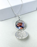 Colar Relicário Redondo + Foto Personalizada - Semijoia Banhado a Prata