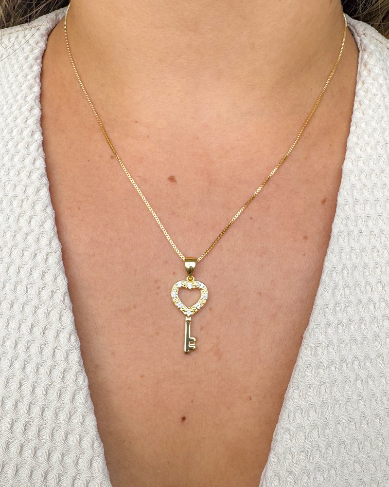 Colar Pingente Chave Coração - Semijoia Banhado em Ouro 18k