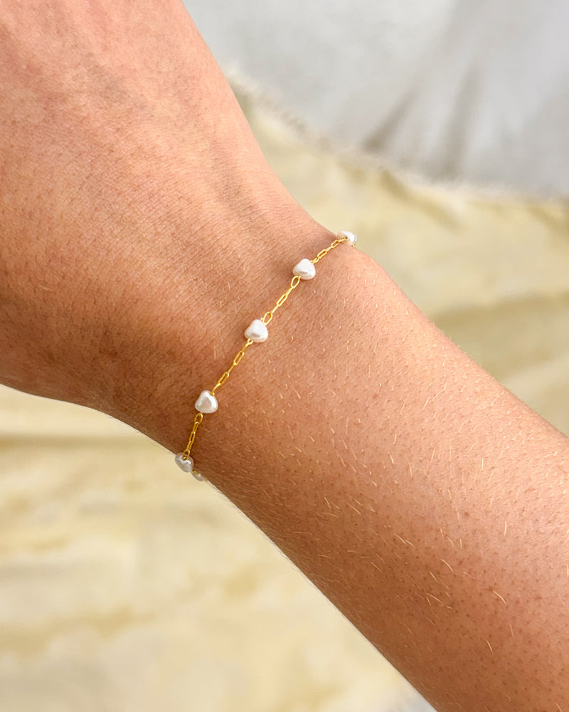 Pulseira Pérolas Formato Coração - Semijoia Folheada a Ouro 18k