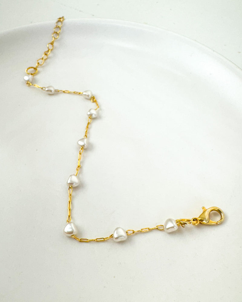 Pulseira Pérolas Formato Coração - Semijoia Folheada a Ouro 18k