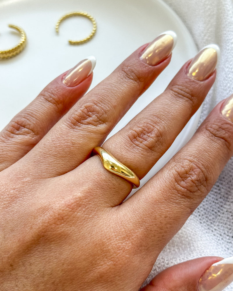 Anel Regulável Ondulado - Semijoia Banhado em Ouro 18k