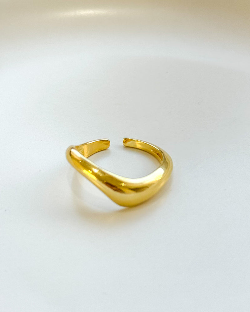 Anel Regulável Ondulado - Semijoia Banhado em Ouro 18k