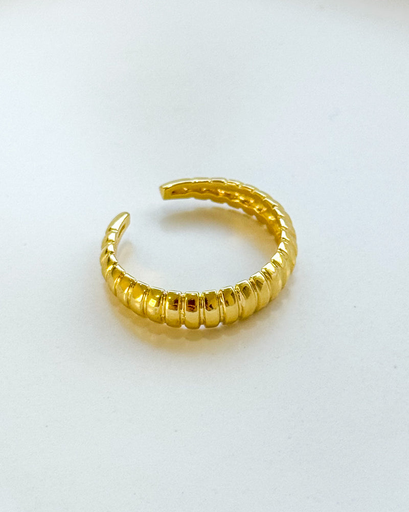 Anel Regulável Canelado - Semijoia Banhado em Ouro 18k