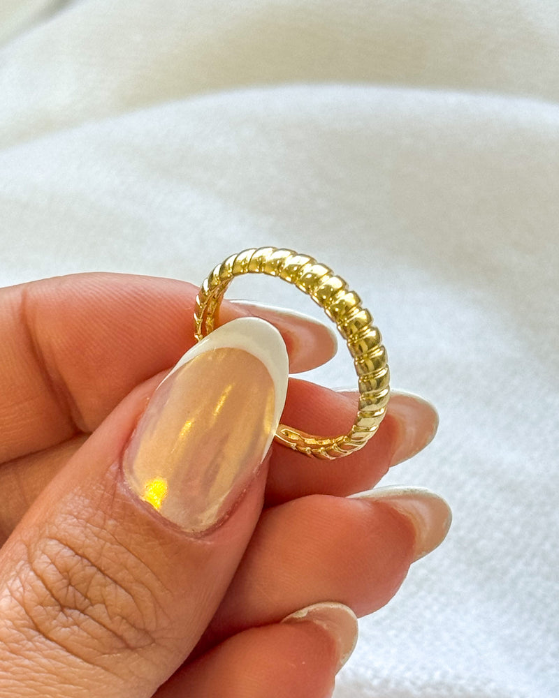 Anel Regulável Canelado - Semijoia Banhado em Ouro 18k