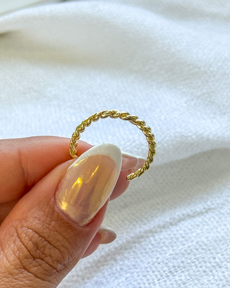 Anel Regulável Entrelace - Semijoia Banhado em Ouro 18k