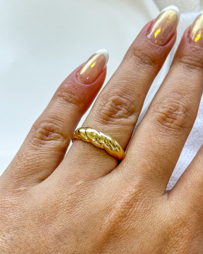 Anel Regulável Croissant - Semijoia Banhado em Ouro 18k