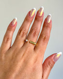 Anel Regulável Quadrado com Pedrinha - Semijoia Banhado em Ouro 18k