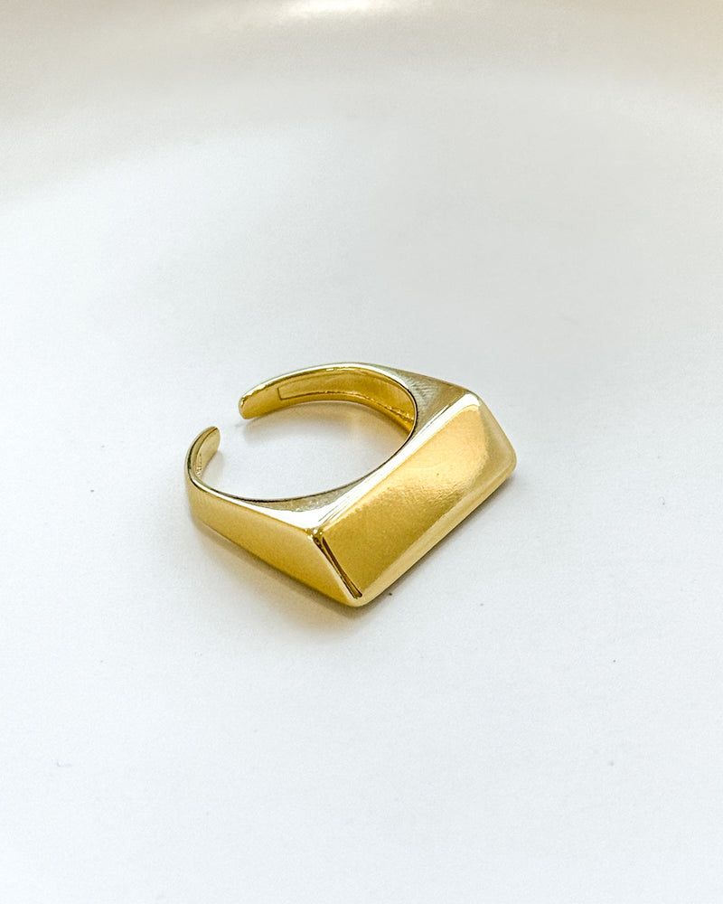 Anel Regulável Base Quadrada - Semijoia Banhado em Ouro 18k