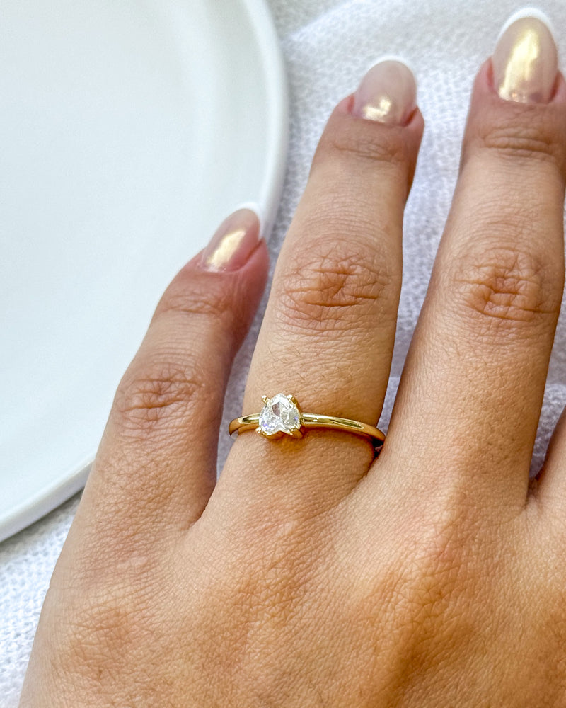 Anel Regulável Solitário Coração - Semijoia Banhado em Ouro 18k