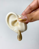 Brinco Gota Riscada M - Dourado - Áurea Acessórios