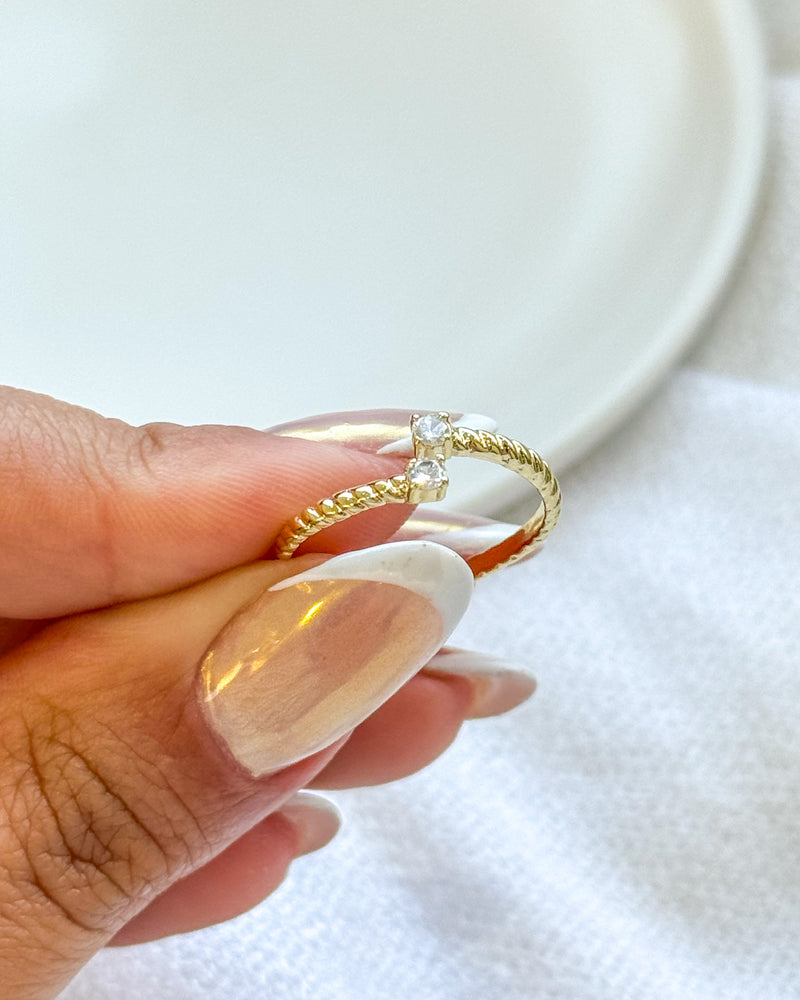 Anel Regulável Trançado Duo Zircônia - Semijoia Banhado em Ouro 18k
