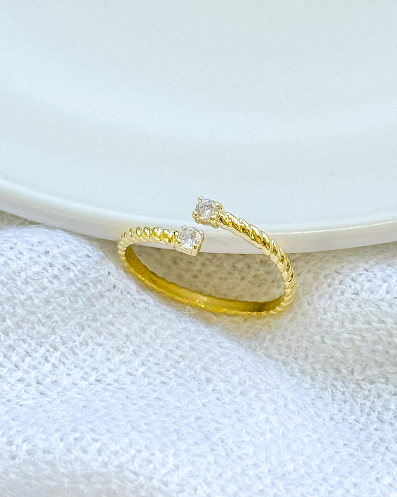 Anel Regulável Trançado Duo Zircônia - Semijoia Banhado em Ouro 18k