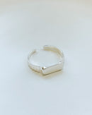 Anel Regulável Meio Canelado - Semijoia Banhado a Prata