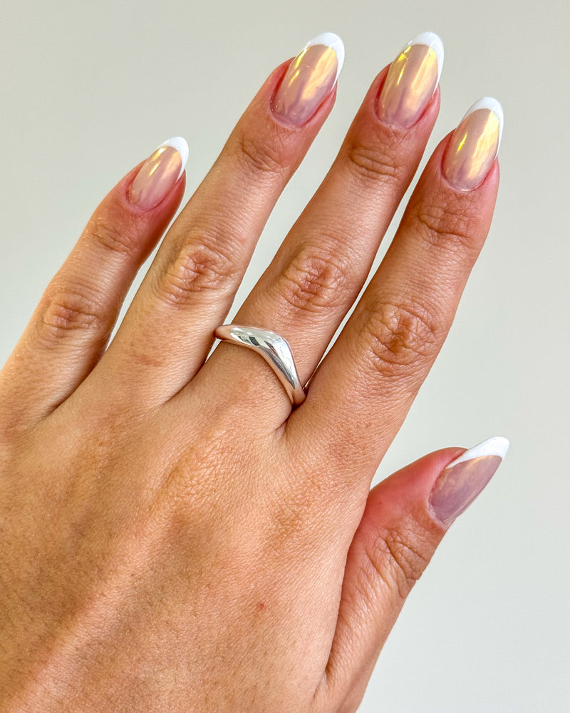 Anel Regulável Ondulado - Semijoia Banhado a Prata