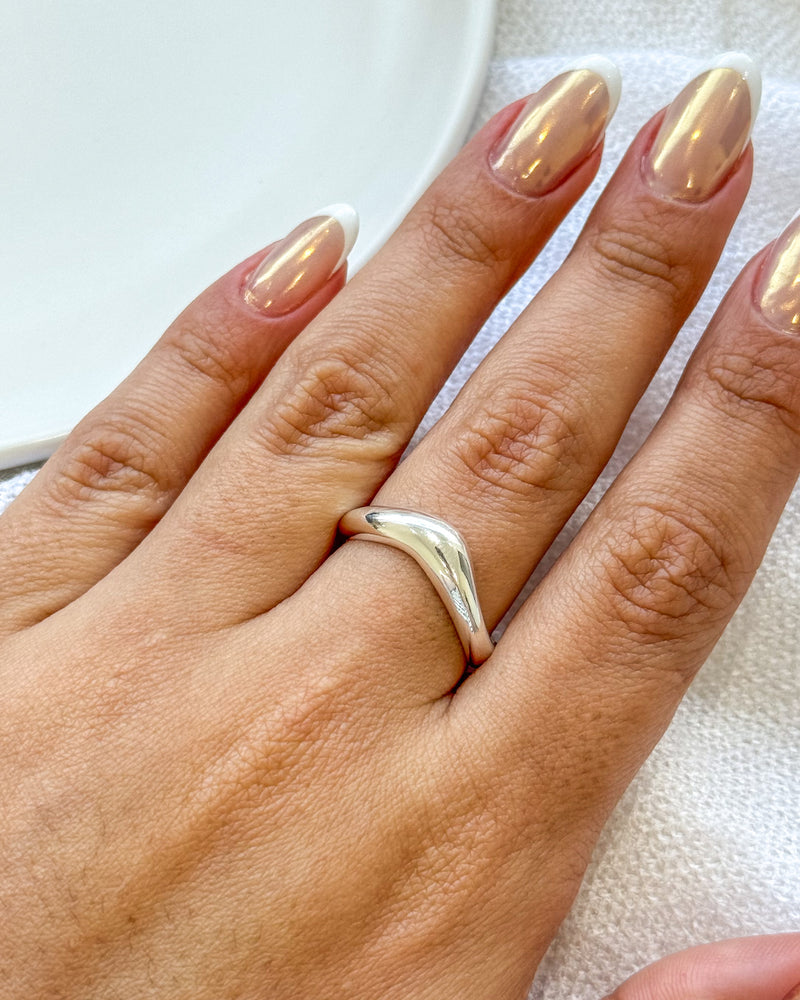 Anel Regulável Ondulado - Semijoia Banhado a Prata