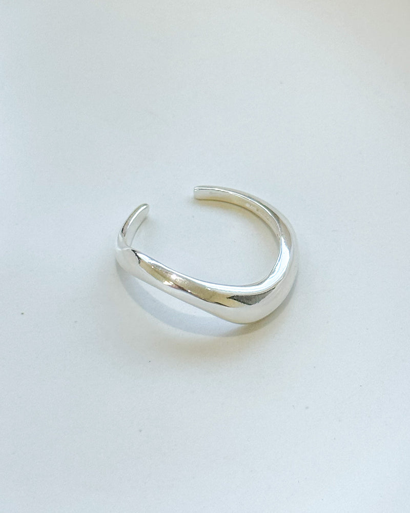Anel Regulável Ondulado - Semijoia Banhado a Prata