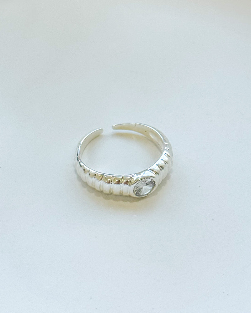 Anel Regulável Canelado com Zircônia - Semijoia Banhado a Prata