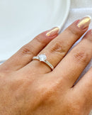 Anel Regulável Solitário Cravejado - Semijoia Banhado a Prata