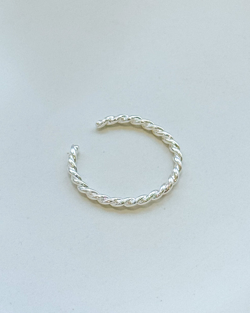 Anel Regulável Entrelace - Semijoia Banhado a Prata
