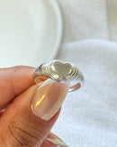 Anel Regulável Canelado Coração - Semijoia Banhado a Prata