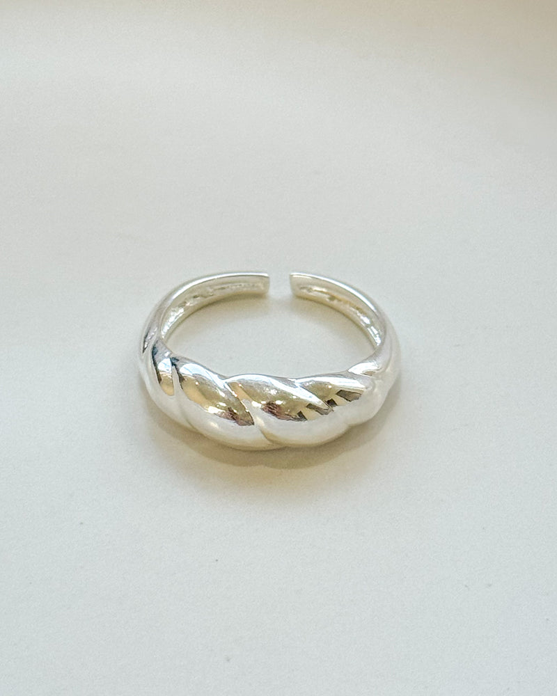 Anel Regulável Croissant - Semijoia Banhado a Prata