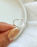 Anel Regulável Coração Vazado - Semijoia Banhado a Prata