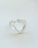 Anel Regulável Coração Vazado - Semijoia Banhado a Prata