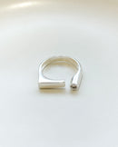 Anel Regulável Quadrado com Pedrinha - Semijoia Banhado a Prata