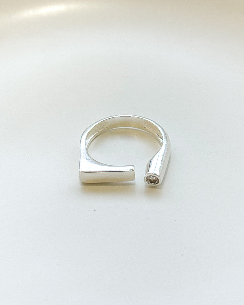 Anel Regulável Quadrado com Pedrinha - Semijoia Banhado a Prata