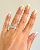 Anel Regulável Base Quadrada - Semijoia Banhado a Prata