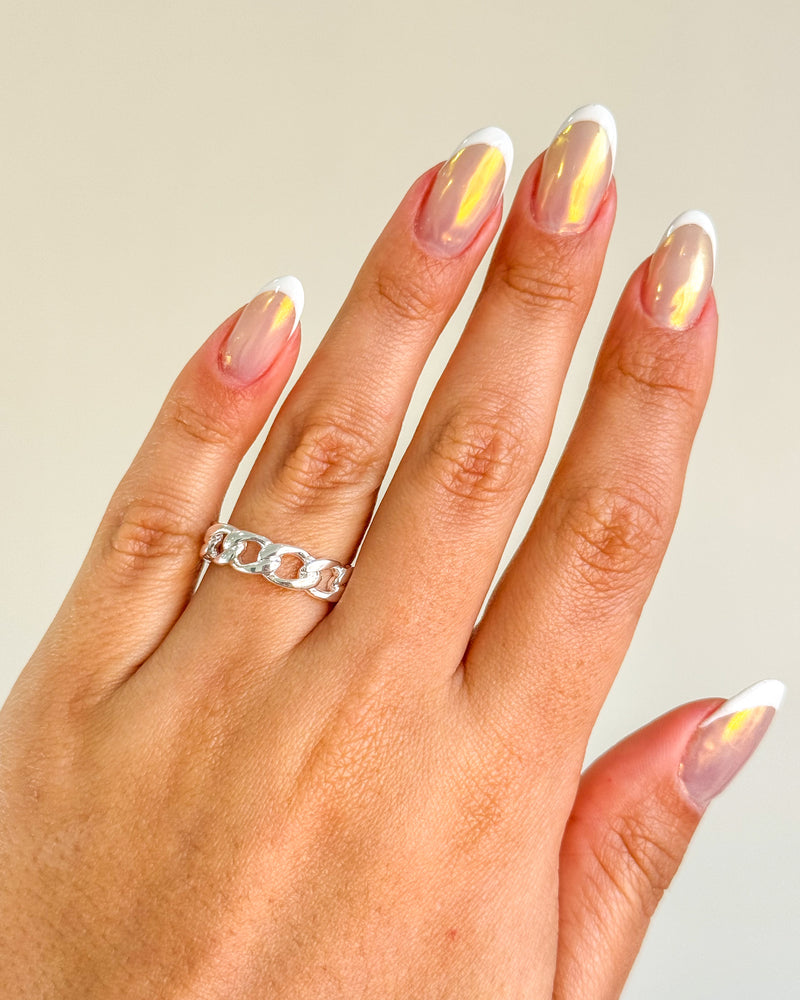 Anel Regulável Elos Vazados - Semijoia Banhado a Prata