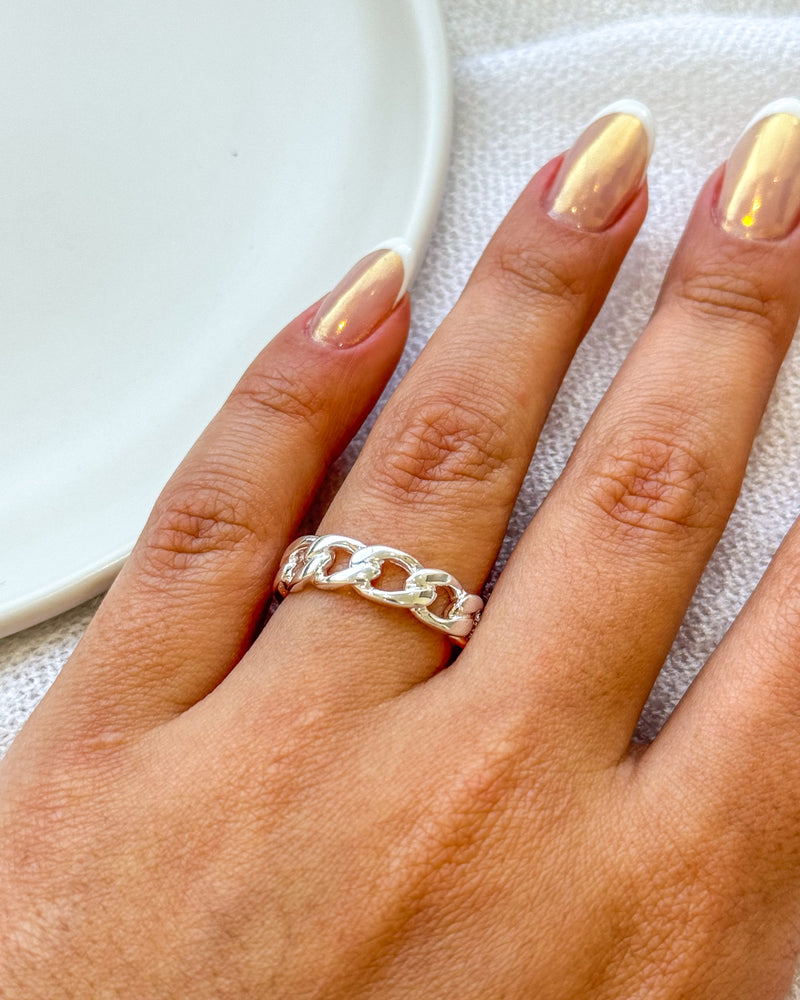 Anel Regulável Elos Vazados - Semijoia Banhado a Prata