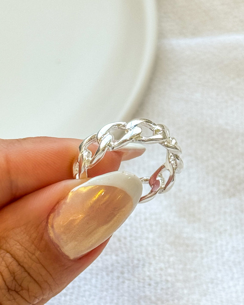 Anel Regulável Elos Vazados - Semijoia Banhado a Prata