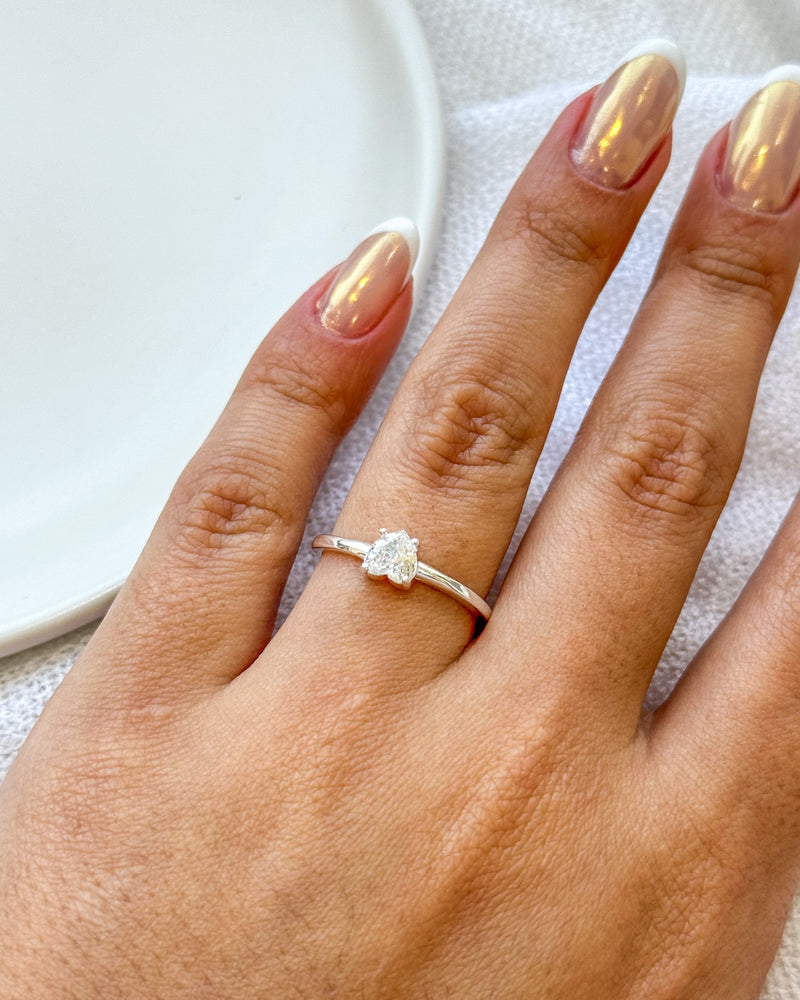 Anel Regulável Solitário Coração - Semijoia Banhado a Prata