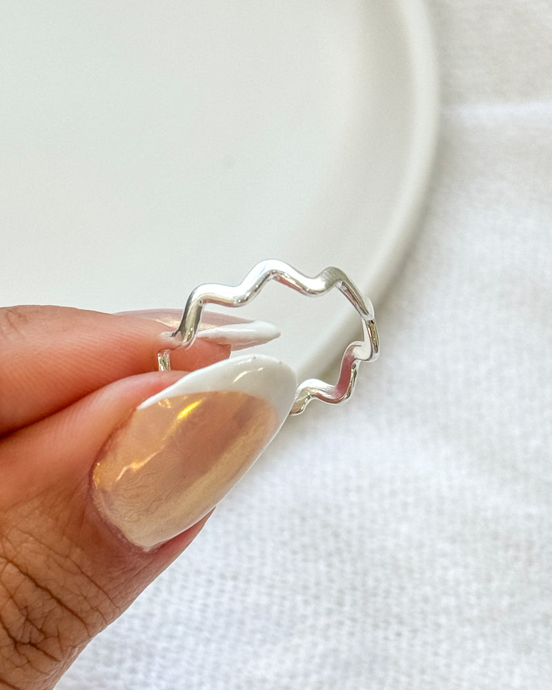 Anel Regulável Zig Zag - Semijoia Banhado a Prata