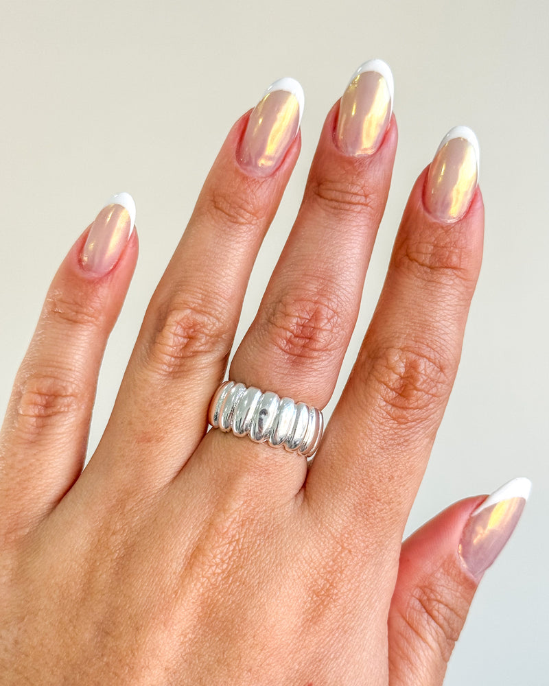 Anel Regulável Canelado Bold - Semijoia Banhado a Prata