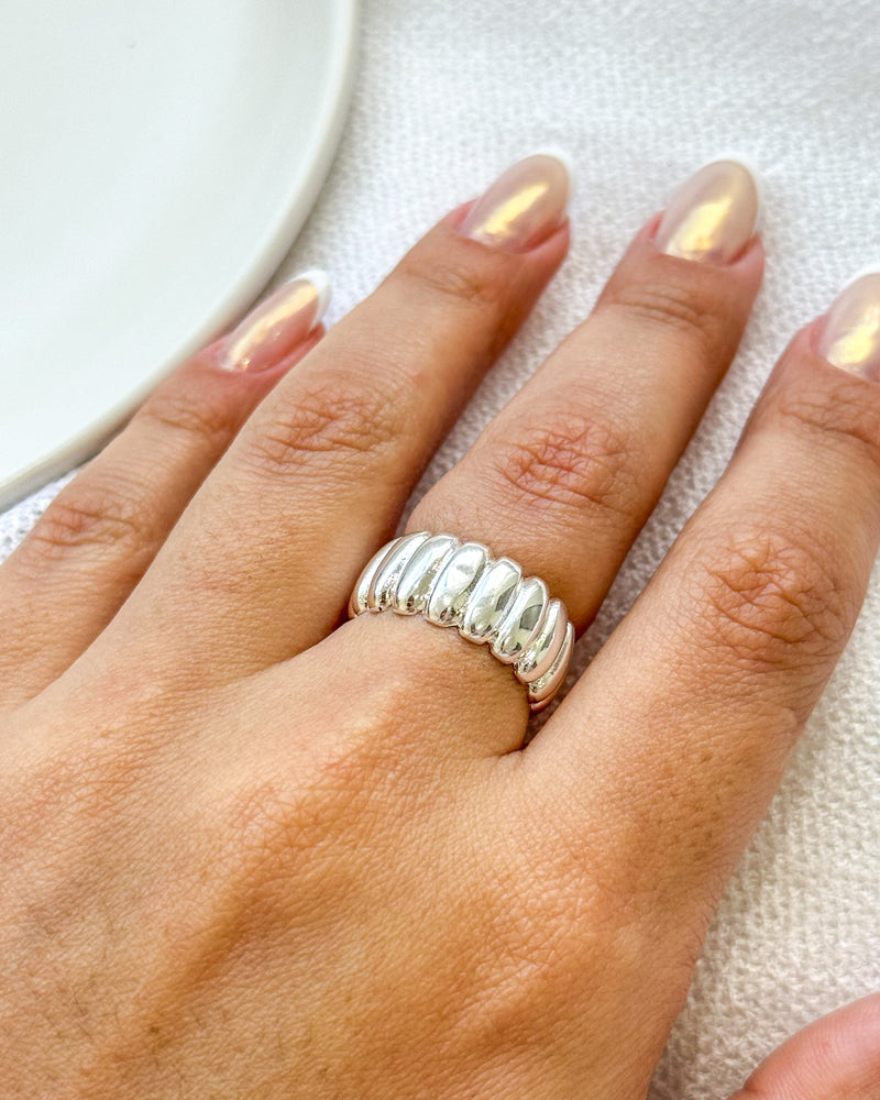 Anel Regulável Canelado Bold - Semijoia Banhado a Prata